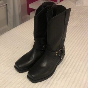 Brand new Cody James mens square toe boots. No box, never worn